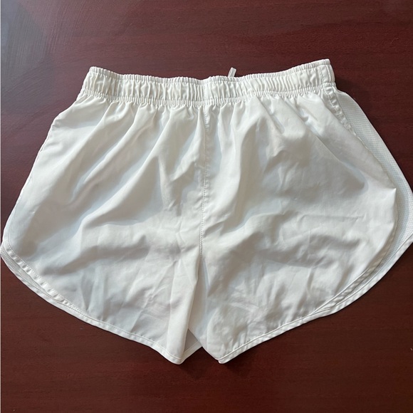 Nike Dri-FIT White Shorts - Picture 5 of 5